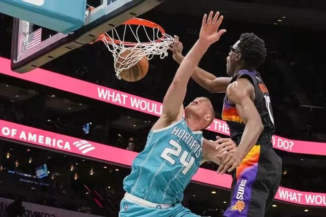 中场传球成 中场传球成