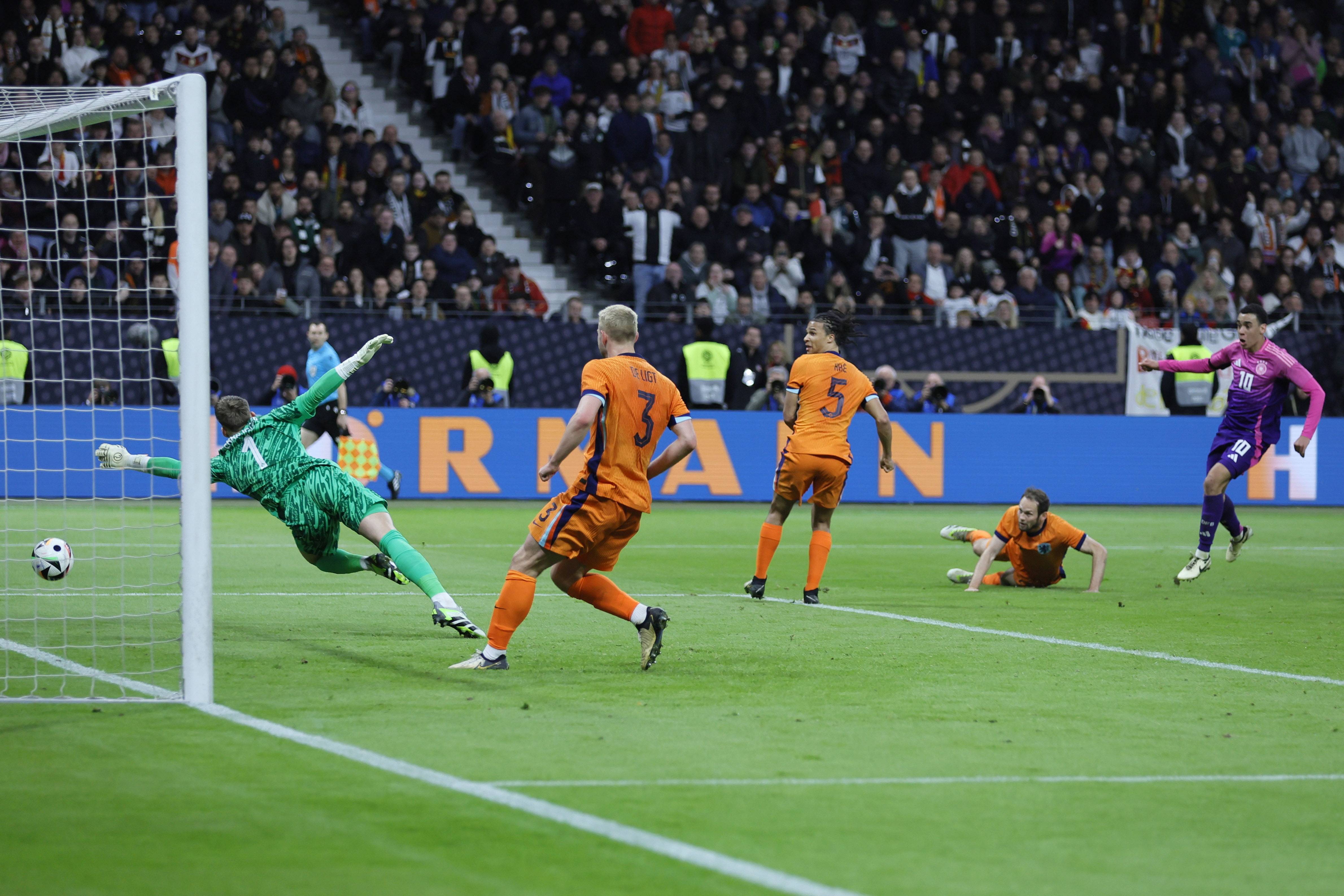 的舞台上 的舞台上