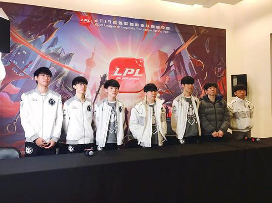 希罗的角色 希罗的角色